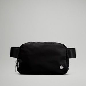 Lululemon Everywhere Belt Bag